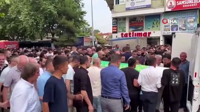 Il a été enterré par ses jeunes amants décédés dans un accident de moto le jour de son anniversaire