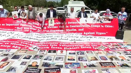 Des Turcs ouïghours ont manifesté devant l'ambassade de Chine pour la libération de leurs familles