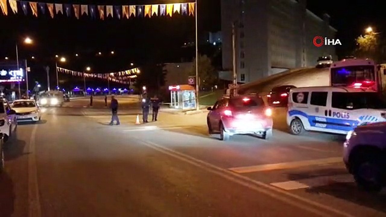 Kız yurdu önündeki şüpheli çanta polis ekiplerini harekete geçirdi
