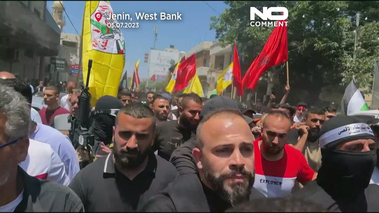 شاهد: سكان مخيم جنين يشيعون قتلاهم بعد اقتحام القوات الإسرائيلية