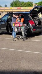 Empregado de supermercado filma assalto, ajuda a polícia e é... despedido