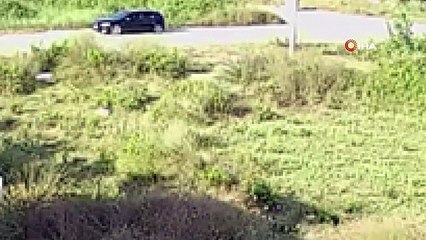 Sokaktaki araçtan açılan ateş iş yerinde paniğe neden oldu