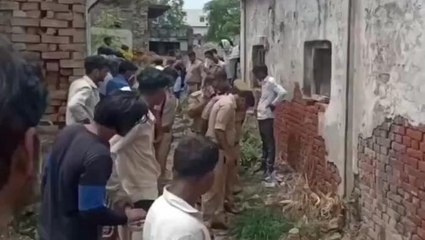 हाथरस: लापता व्यक्ति का खंडहर में पड़ा मिला शव, परिजनों ने जताई हत्या की आशंका