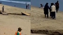 Pungli di Pantai Carita, Wisatawan Diminta Rp5 Ribu untuk Nyebrang Jembatan #Shorts