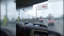 Ambulansı takip eden sürücü kaza yaptı
