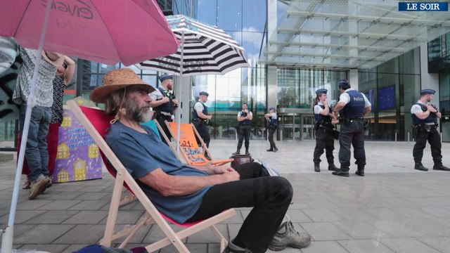 Action de Code Rouge devant le siège d'Engie à Bruxelles