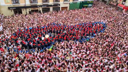 Los gaiteros de San Fermín salen a la plaza del Ayuntamiento