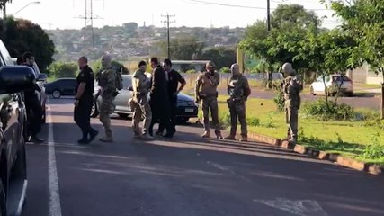 Imóvel onde jovem entrou em confronto com a PF é periciado; IML recolhe corpo para autópsia