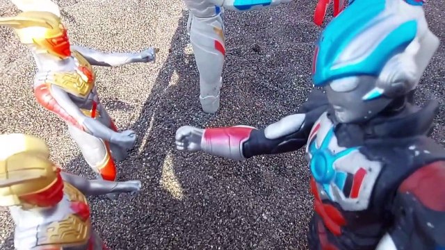 ULTRAMAN UPIN IPIN KUBURKAN ULTRAMAN BELIAL PART 2