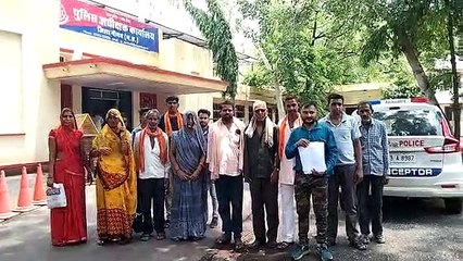 बाड़े की जमीन पर दबंगों ने किया कब्जा