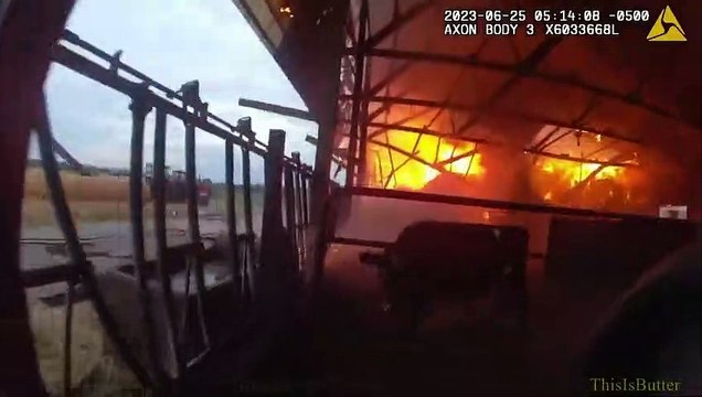 Un policier intervient pour sauver 3 vaches d'un incendie... Heros du jour