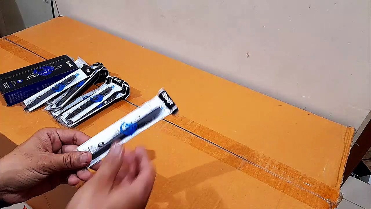 Unboxing and Review of BOAT BLACK CAT BALL PEN RT video Dailymotion