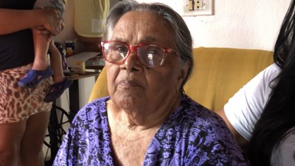 MULHER DE PEDRAS DE FOGO PRECISA DE APARELHO AUDITIVO