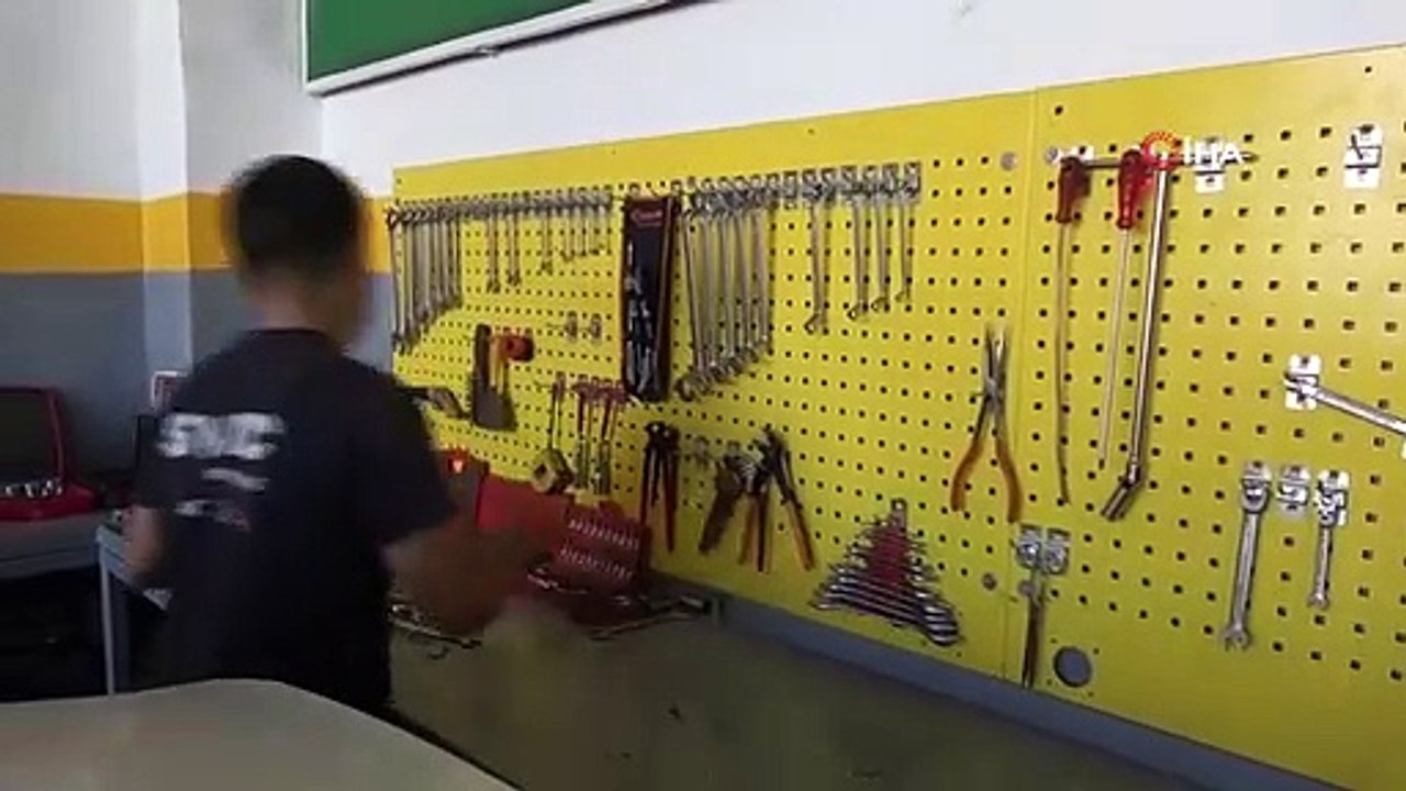 avertissement 'antigel' du maître de réparation automobile