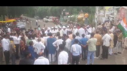 Outrage in Congress against Sidhi's incident, CM's effigy burnt