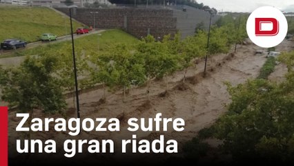 La riada desatada por las fuertes tormentas en Zaragoza deja atrapadas a decenas de personas en sus vehículos