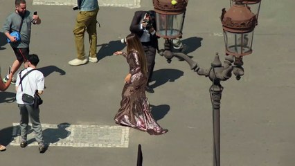 كاردي بي في باريس لحضور عرض"فندي" للأزياء