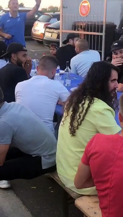 La remise des maillots souvenir aux artisans de la montée de la "2" !