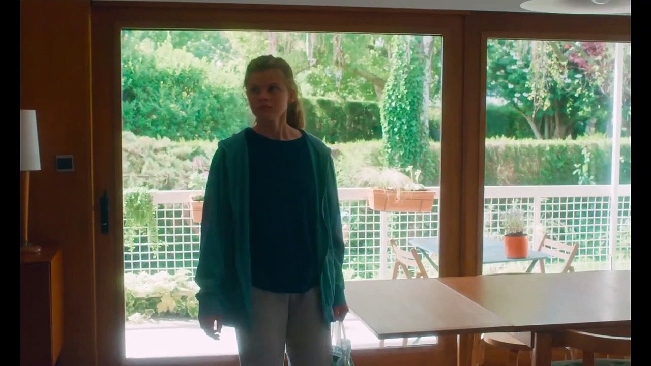 Un verano con Fifí Tráiler VO