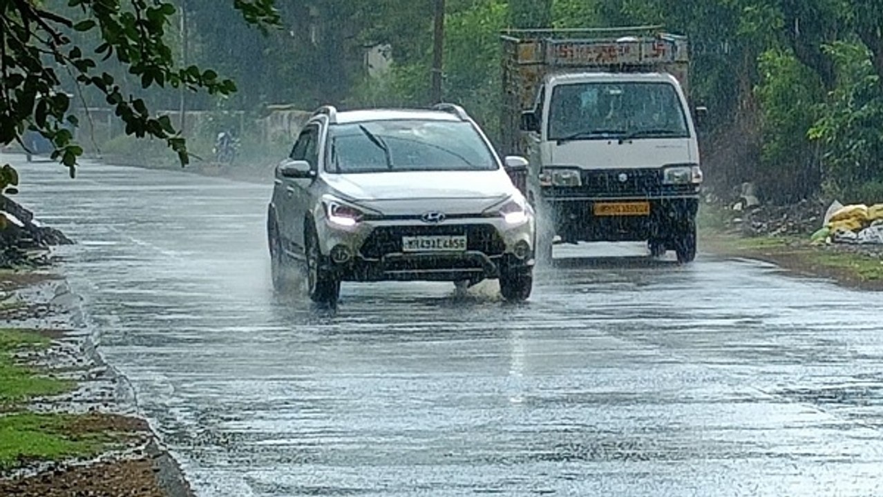 MP Weather Update: 11 जिलों में भारी बा​रिश का अलर्ट, मानसून के दूसरे दौर में झमाझम बरसात शुरू