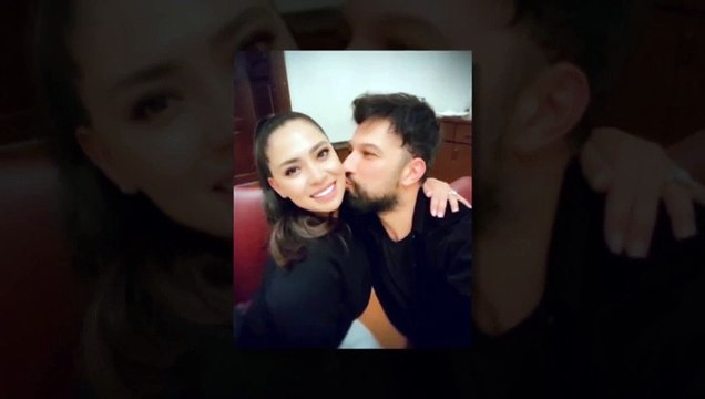 Eşini öptüğü fotoğrafı paylaşan Tarkan, Dünya Öpücük Günü'nü kutladı