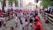 Bajada al callejón del primer encierro de San Fermín 2023