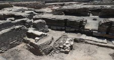 Saraçhane'deki kazı çalışmasında 3 mezar steli parçası bulundu