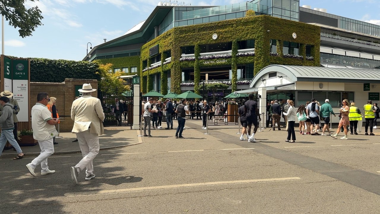 London headlines: Just Stop Oil protesters disrupt Wimbledon