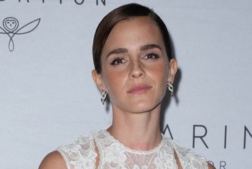 Emma Watson, sportive lumineuse, rayonne dans la nouvelle campagne Prada