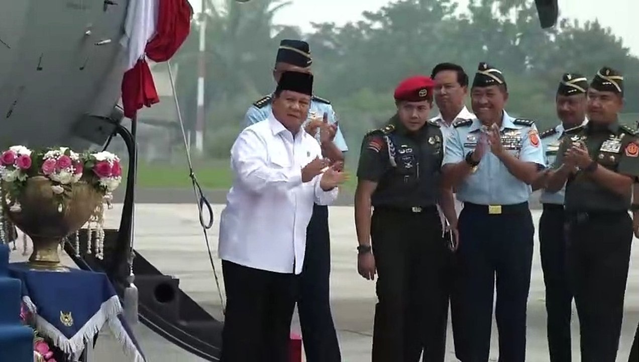 Menteri Pertahanan Prabowo Subianto Serahkan 2 Pesawat Super Hercules C-130J A-1340 kepada TNI AU