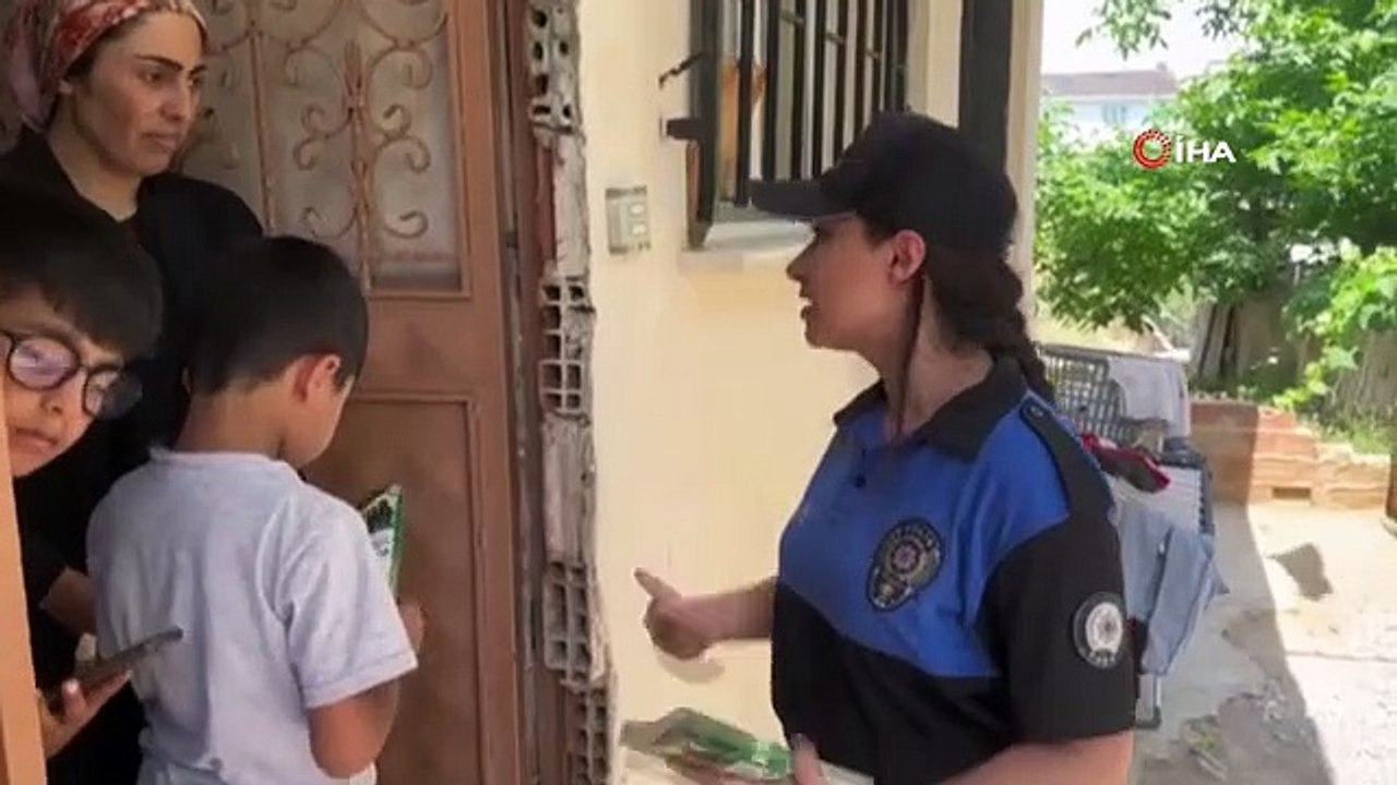 Sultanbeyli'de polisler hırsızlık olaylarına karşı vatandaşları uyarıyor