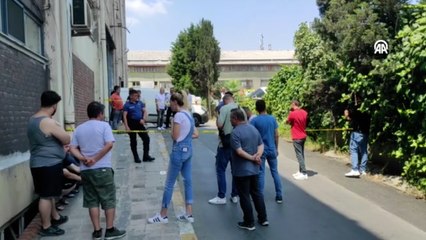 Zeytinburnu'nda çatıdan düşen kişi öldü