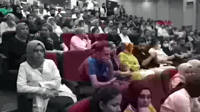 Kardiyoloji uzmanı Dr. Ekrem Karakaya görev yaptığı hastanede, eşzamanlı basın açıklamaları düzenlenen törenle anıldı