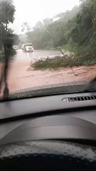 Barreira desliza na BR-316, em Atalaia