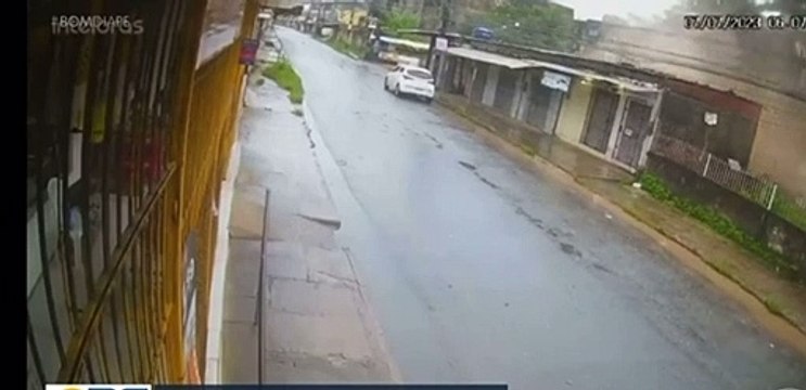 Prédio condenado desaba e moradores ficam soterrados