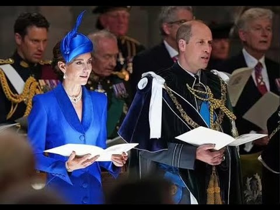 Il momento "magico" in cui il sole si abbatte su Kate diventa virale mentre i fan reali dicono "quel