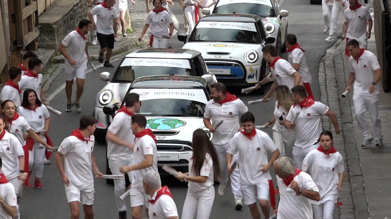 Cuando los Sanfermines se corren en coche...