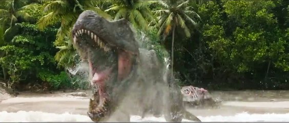 En eaux (très) troubles Bande-annonce (PL)
