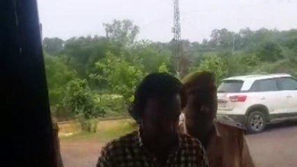 असली नोटों के बीच में कागज के टुकड़े लगाकर की धोखाधड़ी, आरोपी को किया गिरफ्तार