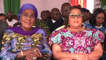 La Première dame Dominique Ouattara fait dons de 500 millions FCFA aux femmes de la région de la Mé