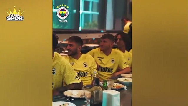 Fenerbahçeli futbolcular, Arda Güler'in imza törenini izledi