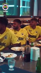 Le footballeur de Fenerbahce, qui a regardé la cérémonie de signature d'Arda Güler, a pleuré