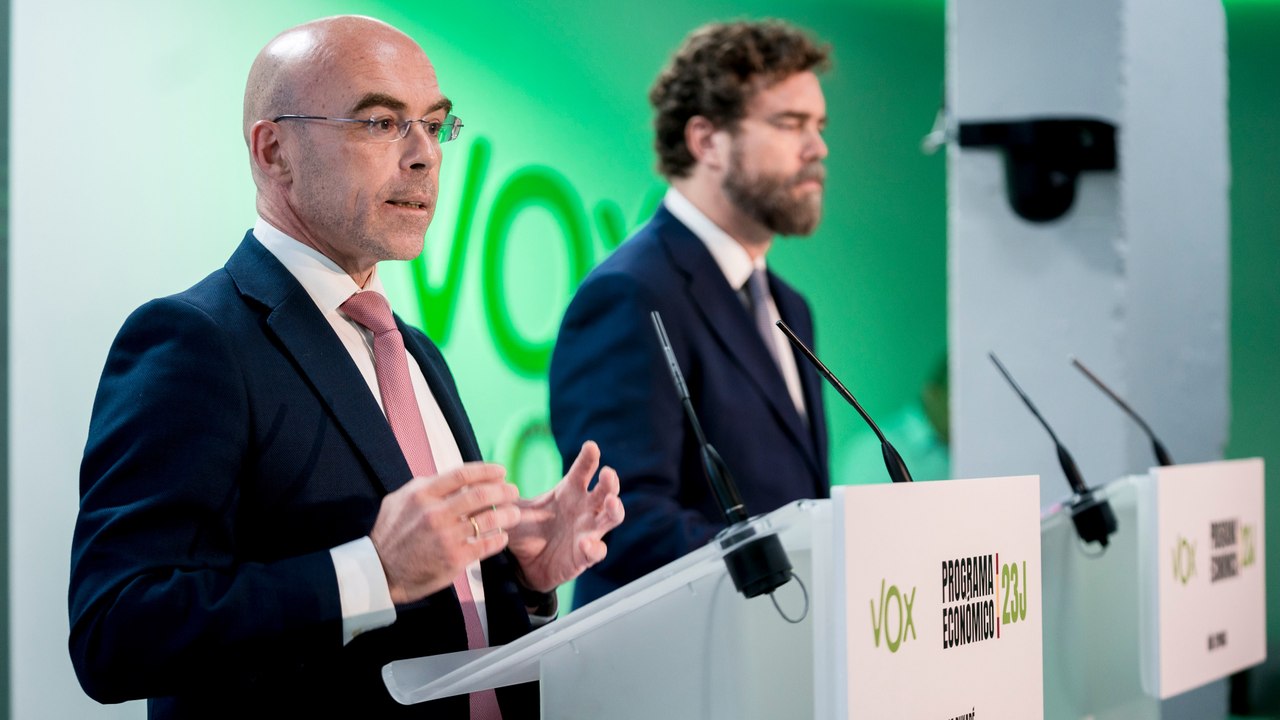 Jorge Buxadé (VOX): "Una familia con cuatro hijos con rentas inferiores a 70.000 euros no pagará el IRPF"