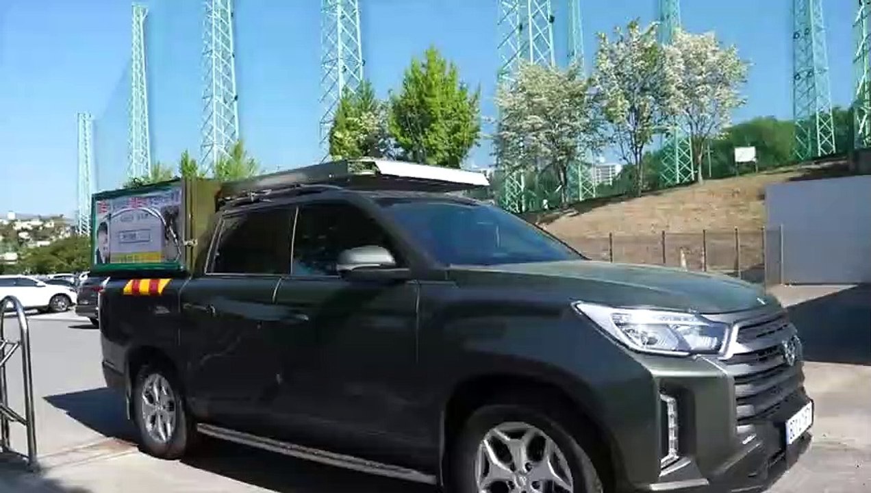 process of cutting the horse_s hoof and replacing it quickly so that the racehorse does not get sick