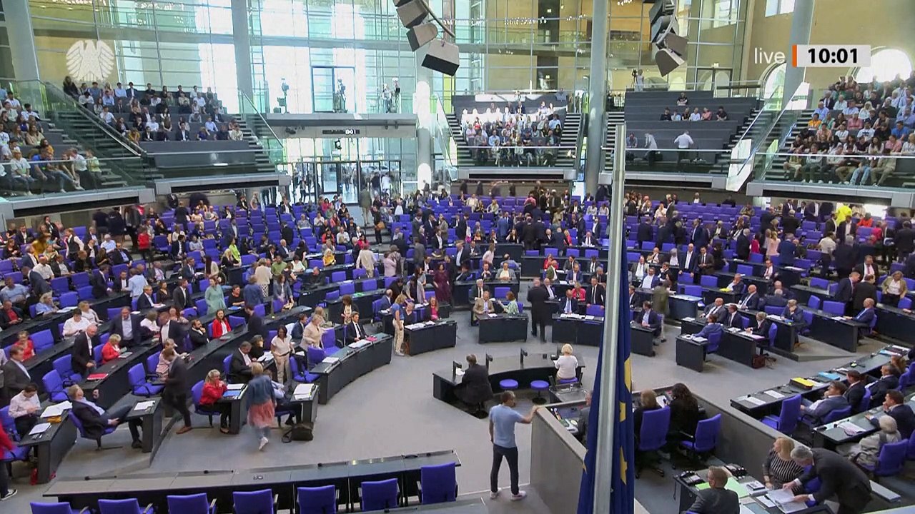 Tumult im Bundestag bei Debatte über Heizungsgesetz: SPD-Abgeordneter beschimpft Merz