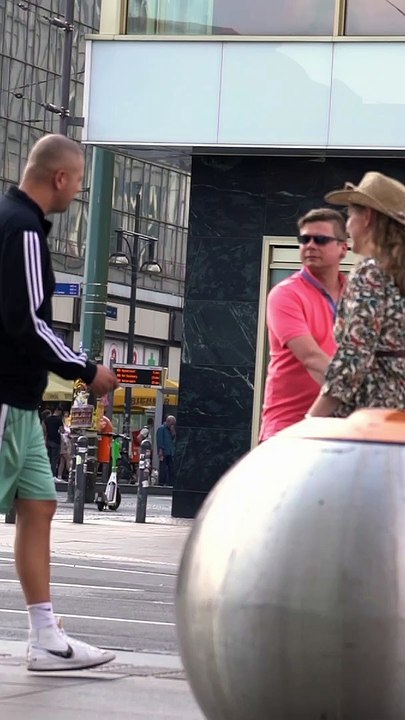 MyDono - Streetinterview