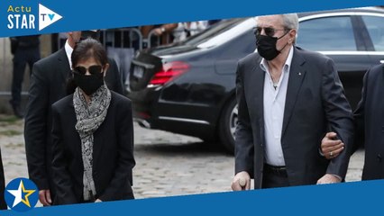 Alain Delon sous emprise ? Sévère chute et dispute, ce qui a déclenché la démarche judiciaire