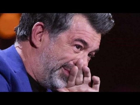 Stéphane Plaza, l'animateur, s'est blessé et a reçu 12 points de suture. Il utilise maintenant une