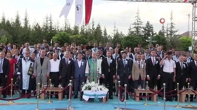 Niğde Ömer Halisdemir Üniversitesi'nde Mezuniyet Heyecanı