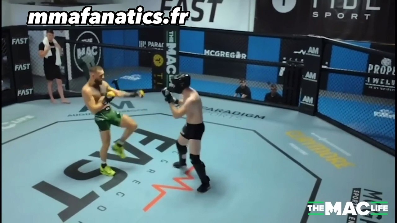 Conor McGregor met un knockdown en sparring